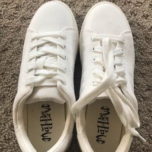 White platform tennis shoes